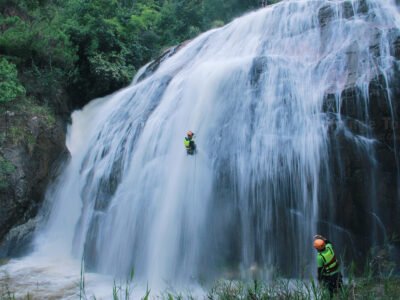 Tour Đu Dây Vượt Thác Đà Lạt – Canyoning Tour